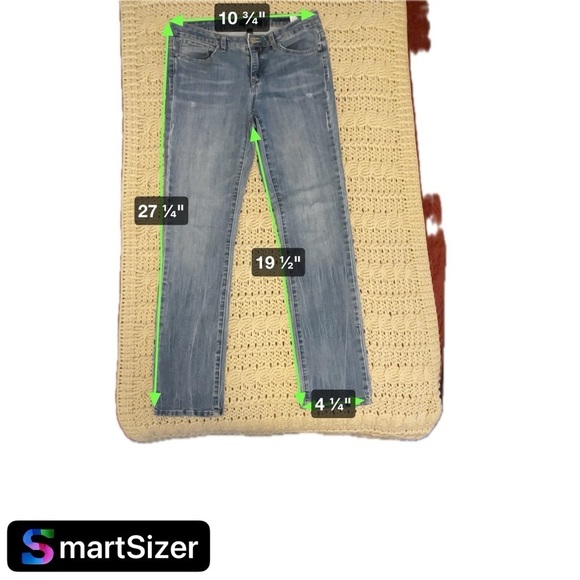 Code Bleu Women’s sz 8A Jeans Maya Straight leg light wash, distressed, preowned - Picture 3 of 12